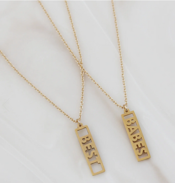 Best Babes Necklace Set