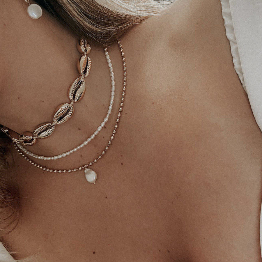 Dainty Pearl Necklace Set
